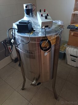 Prodam Medomed Kovář - 4 rámkový