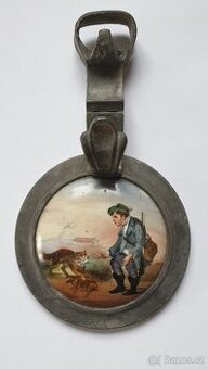 Cínové víčko na korbel s porcelánovou vsádkou