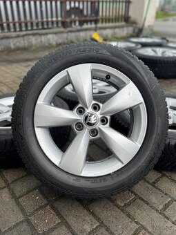 ORIGINÁL Alu Škoda CARME R15, 5x100 - ZÁNOVNÍ ZIMNÍ PNEU