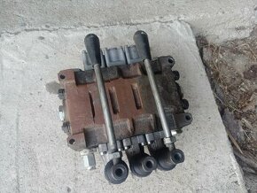 Hydraulický rozvaděč - 1