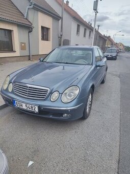 Mercedes 211