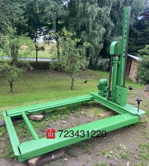 Nůžkový hydraulický zvedák