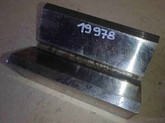 Upínací podložka do drážky 124x78x42 pro drážku š-16