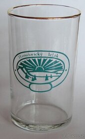 Pivní sklo, půllitry, třetinky, pivovarské cedule.