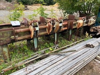 podélný dopravník kulatiny