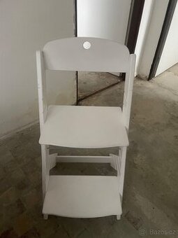 Detska rostouci zidle bila