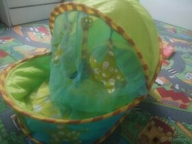 Cestovni postylka pro novorozence