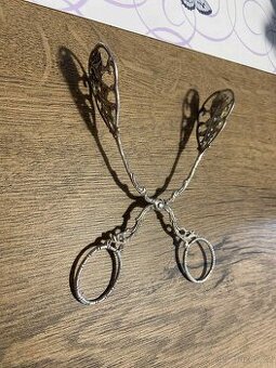 Nádherné stříbrné kleště na cukr