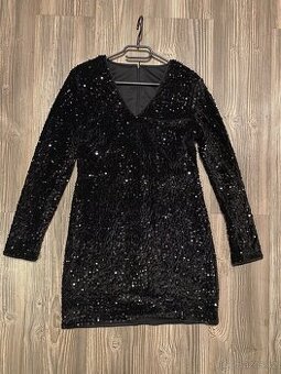 Černé šaty s flitry