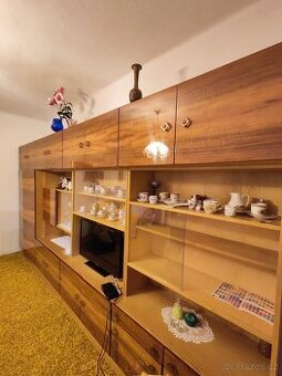 Daruji obývací stěnu