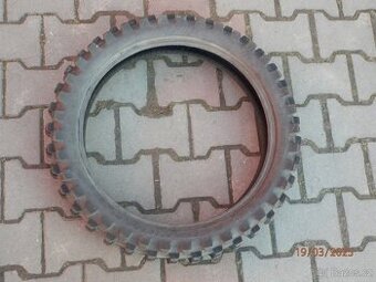 Drapák PIRELLI SCORPION MX  110/90-19  cena: 500kč.