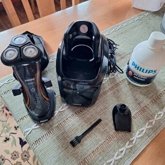 Holící strojek Philips