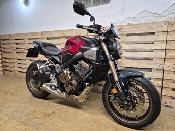 Prodám Honda CB 650R E-Clutch, r. v. 2024, ABS, ČR, 4572km