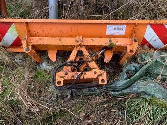 Radlice a sypač na M26