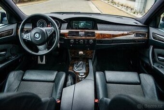 Palubka z BMW e60 e61 s nápojákama