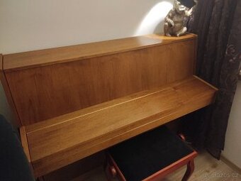 Pianino piano klavír zn. Solton stáří 7 let