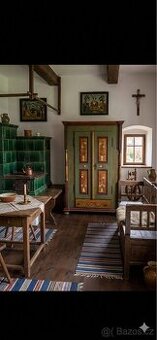 Starožitná skříň