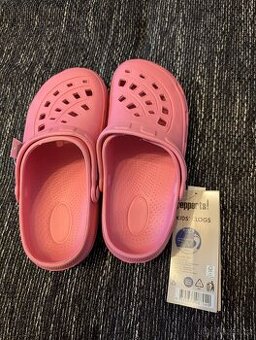 Kroksy, gumove pantofle, nazouvaky 32/33