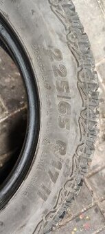 Pneu 225/65R17