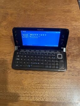 Nokia E90