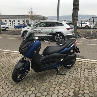 YAMAHA XMAX 300