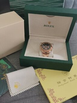 Rolex hodinky Cosmograph Daytona – Rose Gold / Black Dial