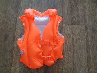 Nafukovací vesta Intex pro nejmenší