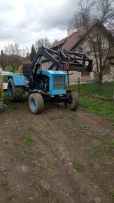 Traktor domácí výroby s čelním nakladačem - 1