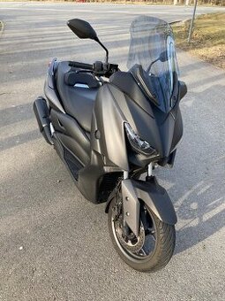 Yamaha XMAX 300 – r.v. 2021, velmi dobrý stav