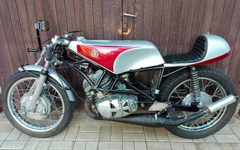 Dobový závodní motocykl silniční stavba nd rychlostní motor