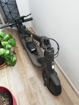Elektrická koloběžka Mi Electric Scooter Essential 250 W