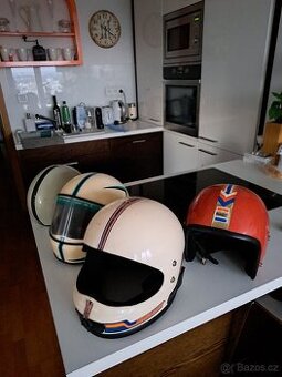 Retro helmy Cassida