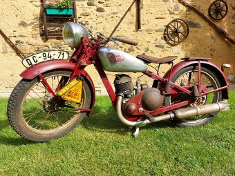 Jawa 250 Special / příplatkové nožní řazení/ plechovka Shell