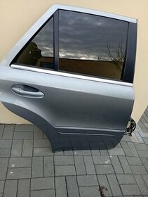 MERCEDES ML W164 RV 2011 DVEŘE PRAVÉ ZADNÍ, P.Z. A KOMPLETNÍ