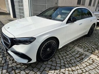 Mercedes E-220d 4-Matic AMG + Exclusive stav nového 4D