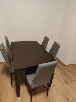 Jídelní stůl rozkládací s 6 židlemi