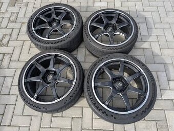 Kola Enkei s pneumatikami Michelin CUP 2
