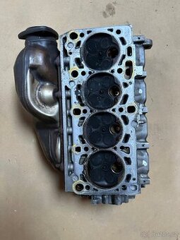 Hlava motoru Audi A8 D2 4,2i V8 AUW 228 kw