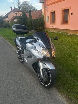 Honda VFR 800 VTEC (25 kW v TP)