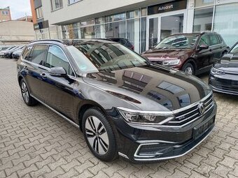 VW Passat GTE TSI Hybrid 160kW DSG 83tkm - záruka Autodraft