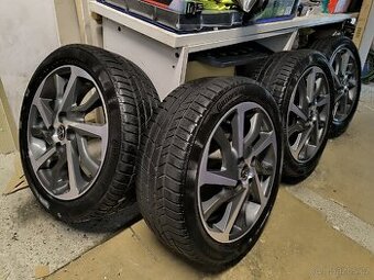 ALU kola Toyota Yaris 4x100 R16 Originál,zimní pneu6mm+TPMS