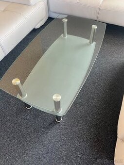 Konferenční stoleček sklěněný