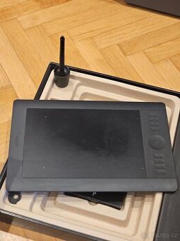 Prodám grafický tablet Wacom Intuos 5 Touch Medium (PTK-650)