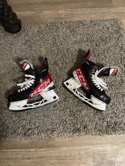 Hokejové Brusle ccm ftpro 4