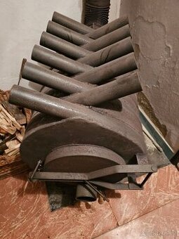 Teplovzdušná kamna na dřevo