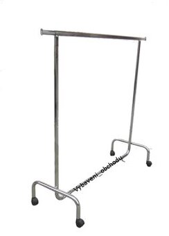 Pevný pojizdný stojan ( štendr ) na oděvy