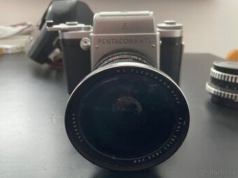 Pentacon six s příslušenstvím