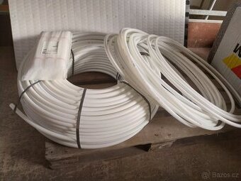 Prodáme trubku pro podlahové topení Uponor pe-xa 17x2 mm
