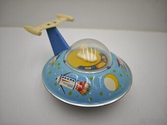 Stará plechová hračka , létající talíř Omnia , Tatrasmalt