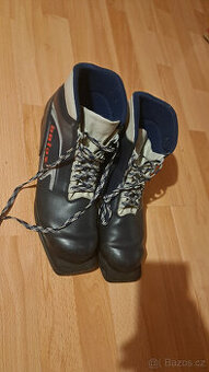 Boty na běžky vel. 46, staré vázání